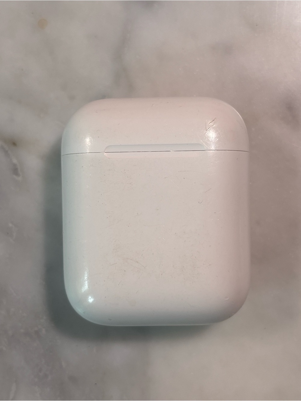 White Wireless Earbud Charging Case